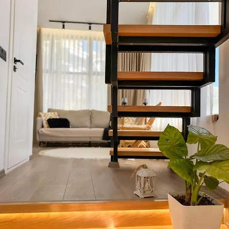 51 Sunny Deluxe Sarandë