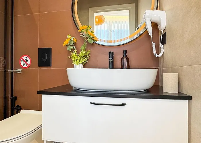 51 Sunny Deluxe * Sarandë