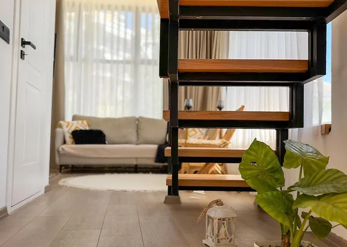 51 Sunny Deluxe Sarandë