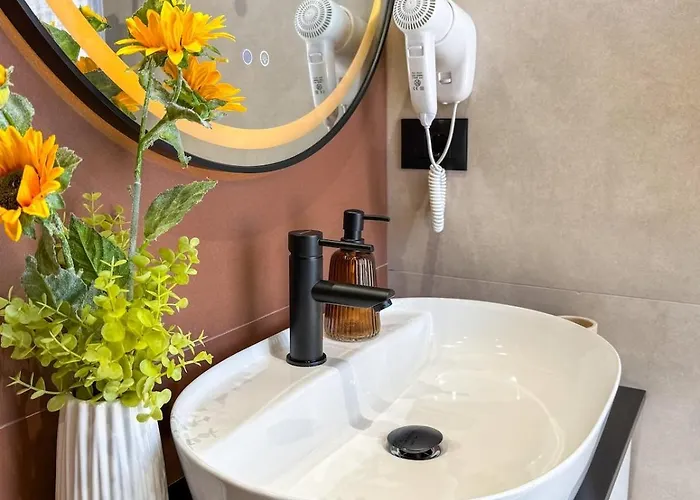 51 Sunny Deluxe Sarandë