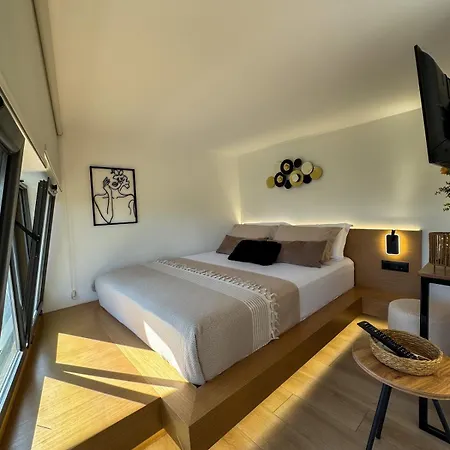 51 Sunny Deluxe Apartment *