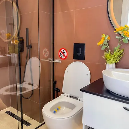 51 Sunny Deluxe Sarandë