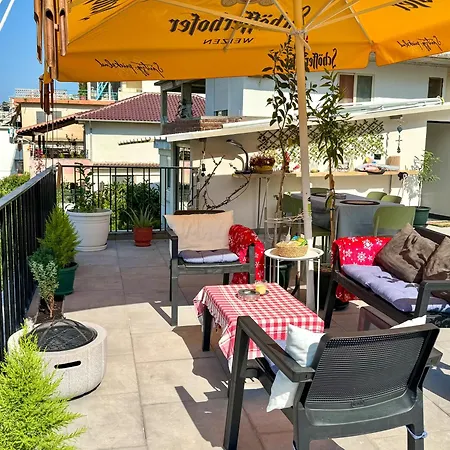51 Sunny Deluxe Apartment