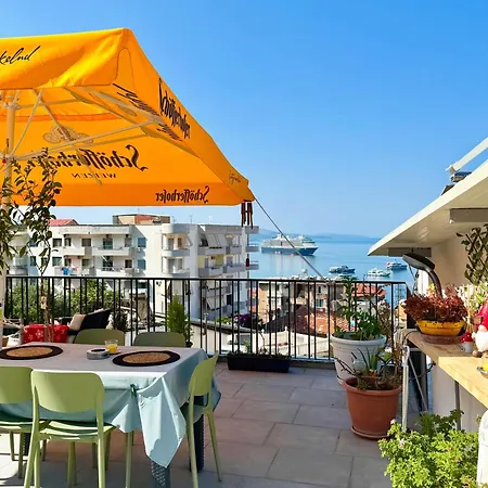 51 Sunny Deluxe Apartment
